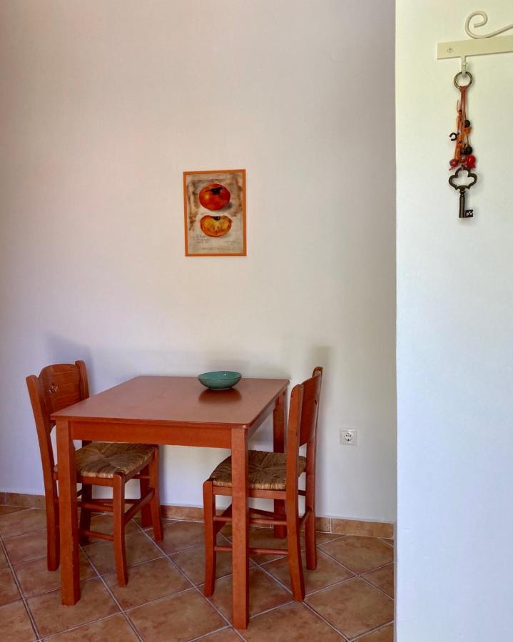 Syrou Lotos Studios & Apartments (Adults Only) Kini ห้อง รูปภาพ